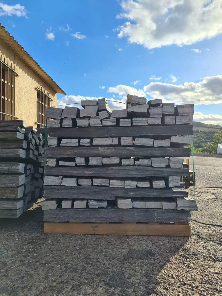 Piquet schiste noir Puy-de-Dôme